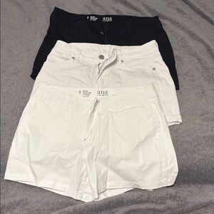White & Black Women's Shorts Size 8 Bundle